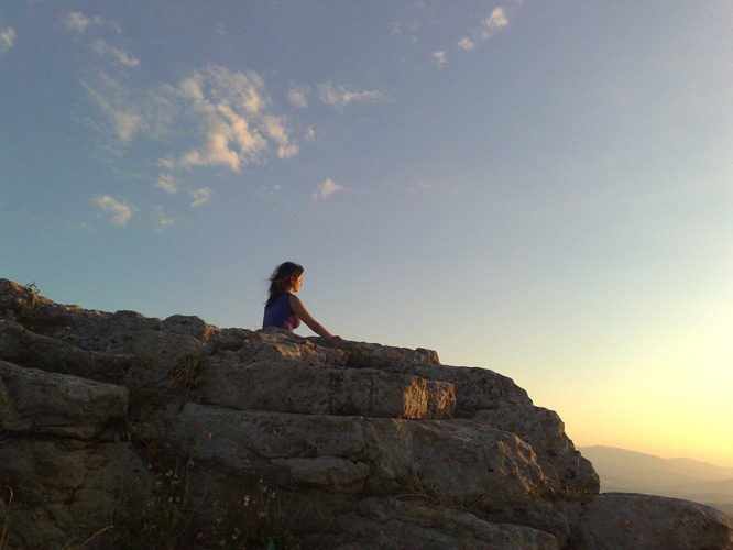 Meditation auf einem Berg (Foto: WP-User Dedda71, CC-BY 3.0)